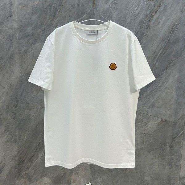 モンクレール コピー パッチロゴ ワンポイント Tシャツ mog52547